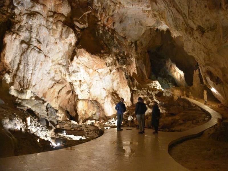 Cerovačke špilje - największy turystyczny kompleks jaskiń w Chorwacji